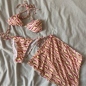 Stylish Pink and Green Wave Bikini Set